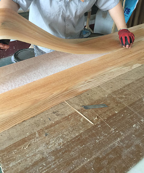 Glue en placage à bois fin